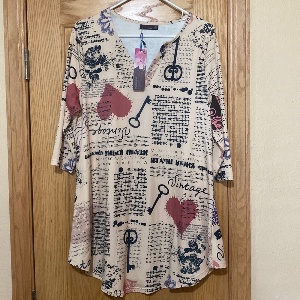 Azalea by Firmiana dress with heart’s and key’s